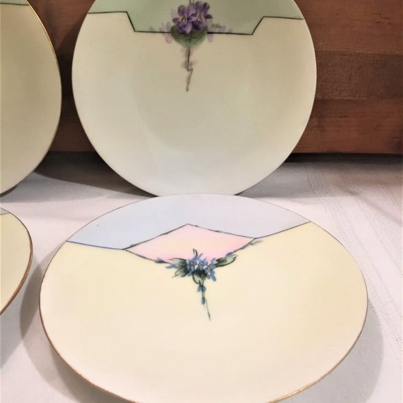 Caine’s Studio Hand Painted & Signed Iris Plates Set of (4) - Picture 12 of 15